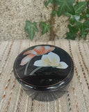 Zwart porseleinen doosje