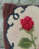 Needlepoint kussen, roos