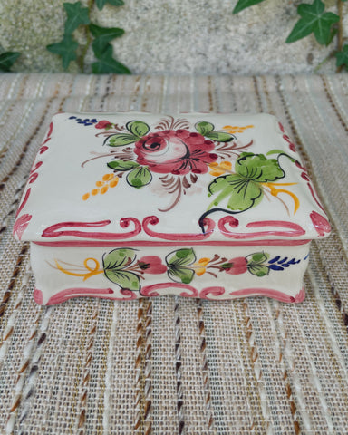 Porselein (sieraden) doosje met bloemen