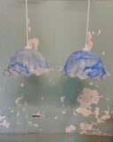 Set van 2 Franse hanglampen, blauw glas