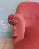 SOLD - Oud-roze boudoir fauteuil met kwastjes