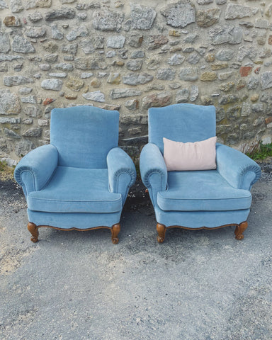 SOLD Zacht blauwe Franse fauteuil