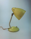 Klein citroengeel bureaulampje