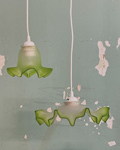 Set van 2 groene Franse hanglampjes